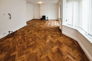 Lounge/Diner- click for photo gallery